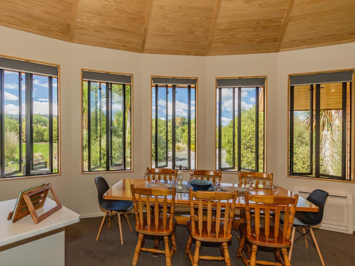 The Snowglobe - Ohakune Modern Yurt Style Chalet Exterior photo